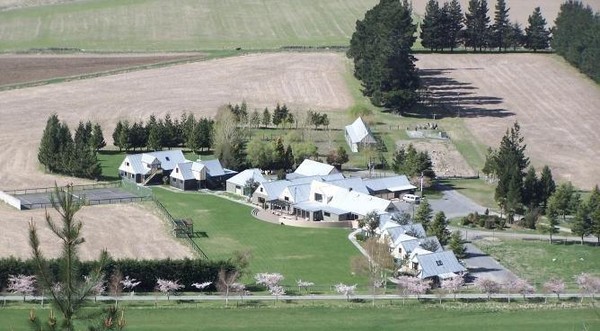 Pudding Hill Lodge, to be sold at offers over $907,000 